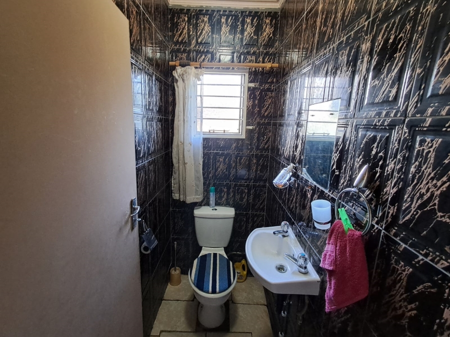 5 Bedroom Property for Sale in Ventersdorp North West